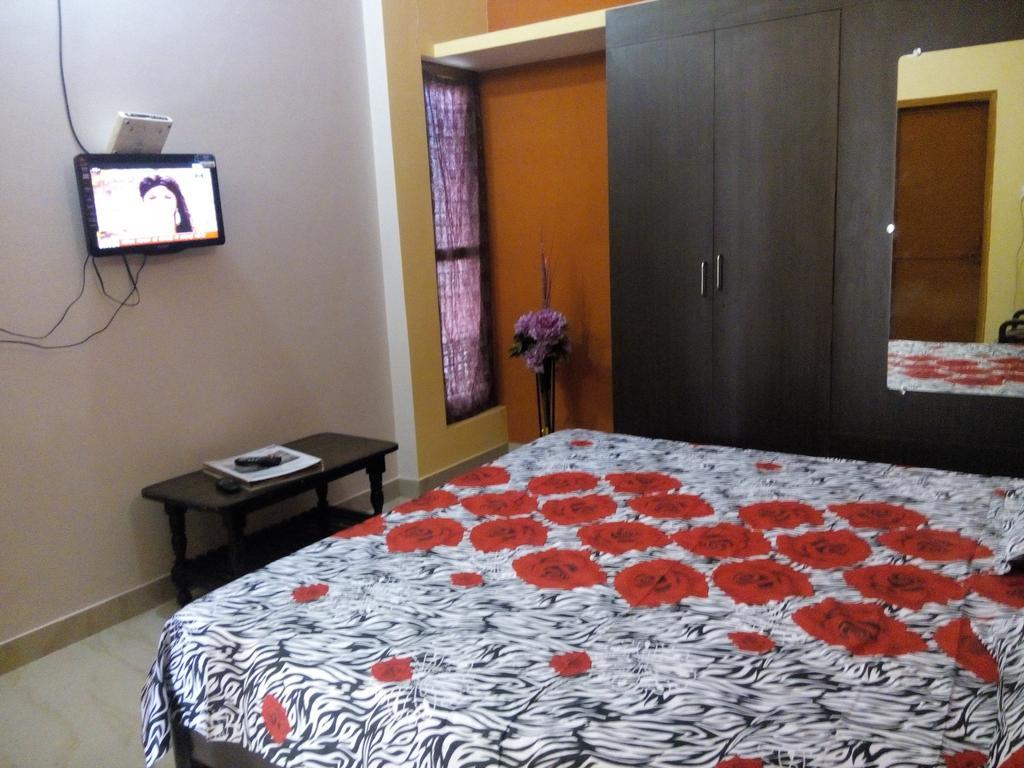 Welcome Inn At Ganges Varanasi Room photo