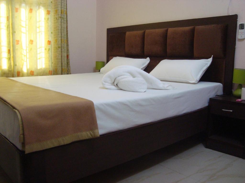 Welcome Inn At Ganges Varanasi Room photo